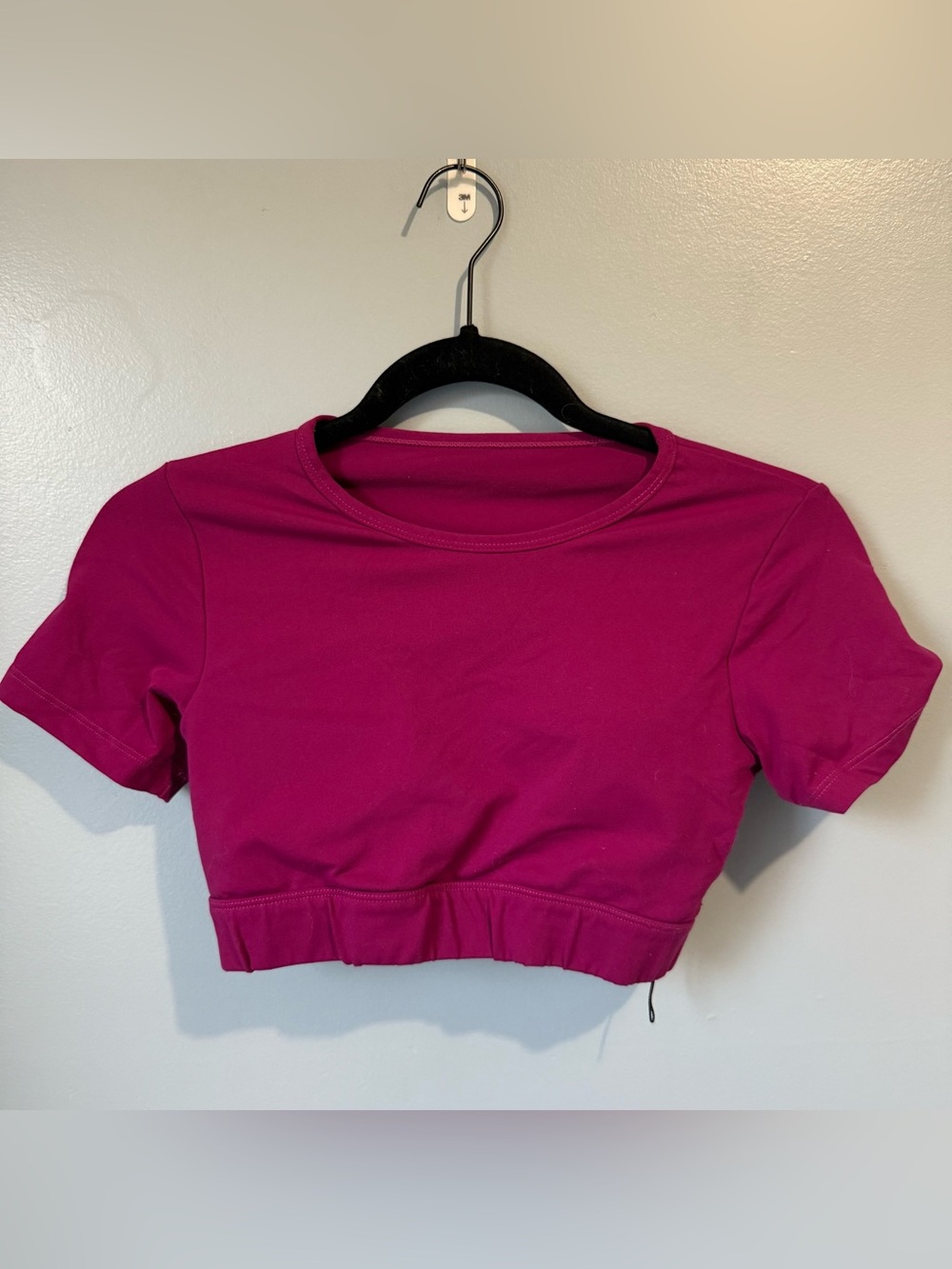 NVGTN Magenta Cropped Workout Top Size Small